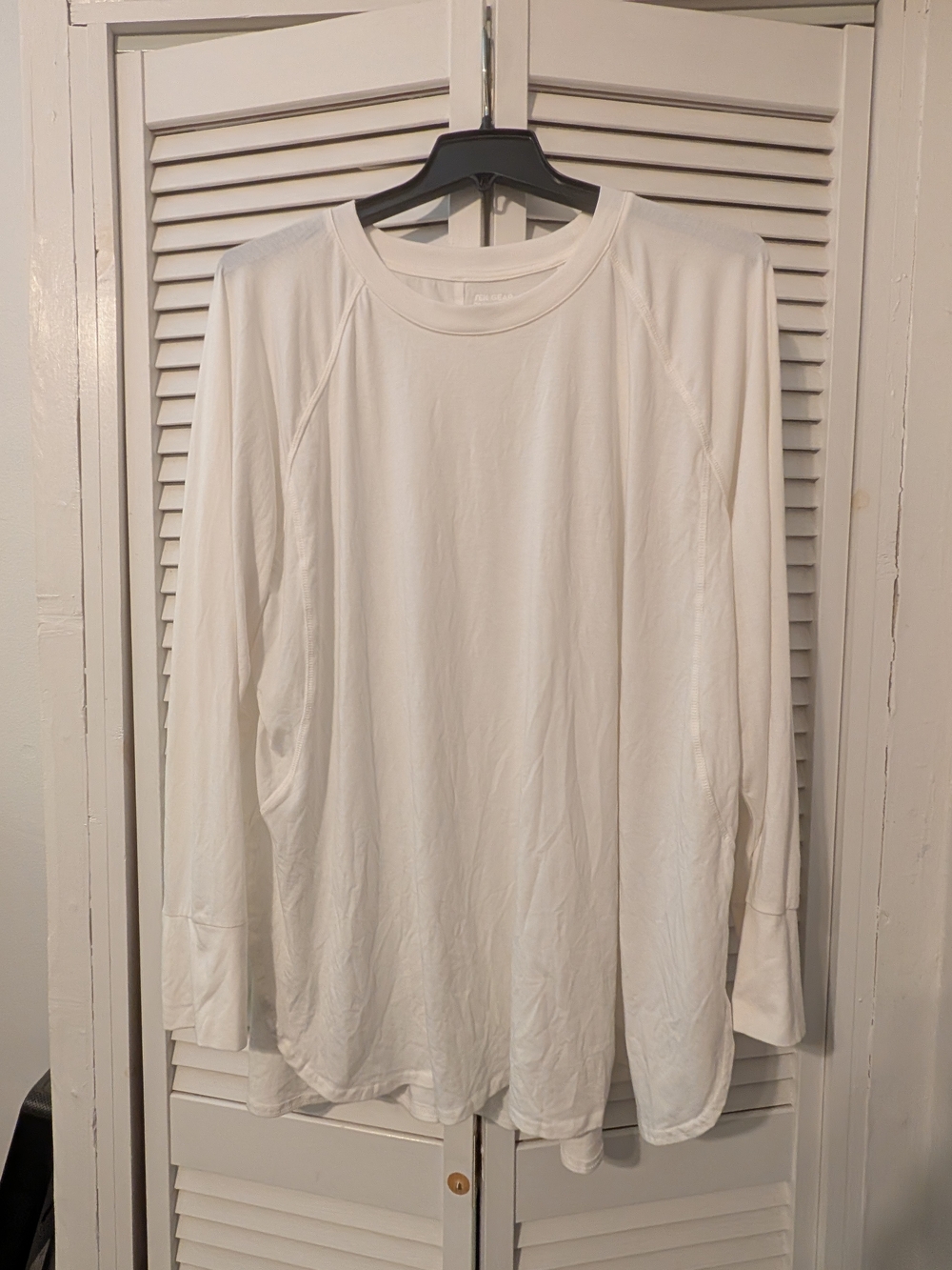 tek gear Women's Long-Sleeve Crewneck Top - White